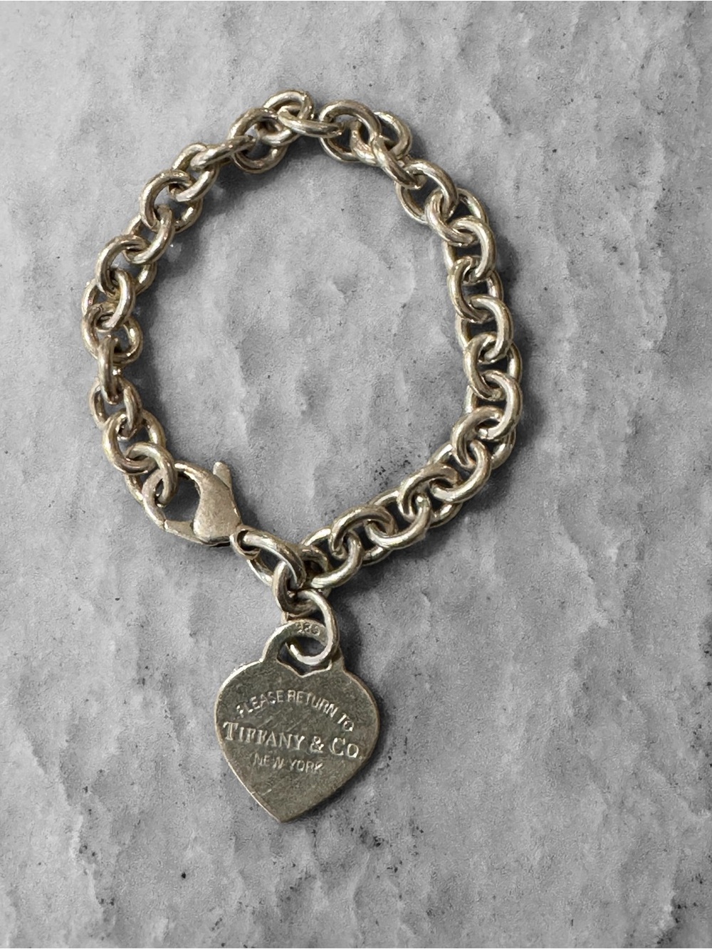 Tiffany & Co. iconic Return to Tiffany® Heart Tag Bracelet 925 Sterling, 8" - Picture 3 of 12